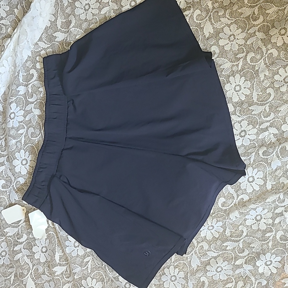Lululemon 3/4 womens 2 layer sport shorts